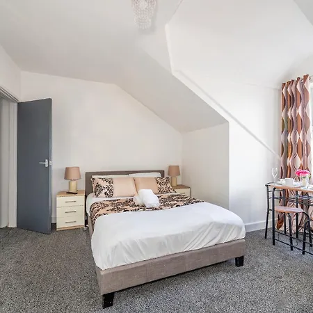 *rb246* For Your Relaxed & Cosy + Free Parking + Free Fast Wifi * * Leeds (West Yorkshire)