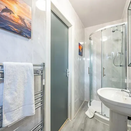 *rb246* For Your Relaxed & Cosy + Free Parking + Free Fast Wifi * Δωμάτια σε οικογενειακή κατοικία Λιντς